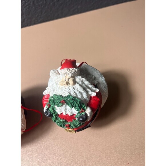 Lot of 2 Vintage Christmas Hermitage Polystone Round Santa Claus Holiday Decor - Picture 3 of 6